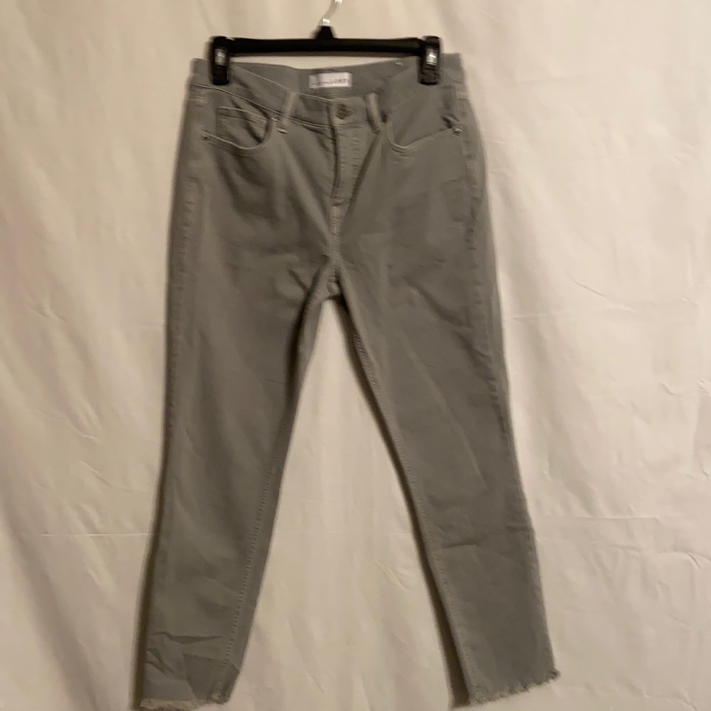 Loft ankle crop jeans in sage green size 4